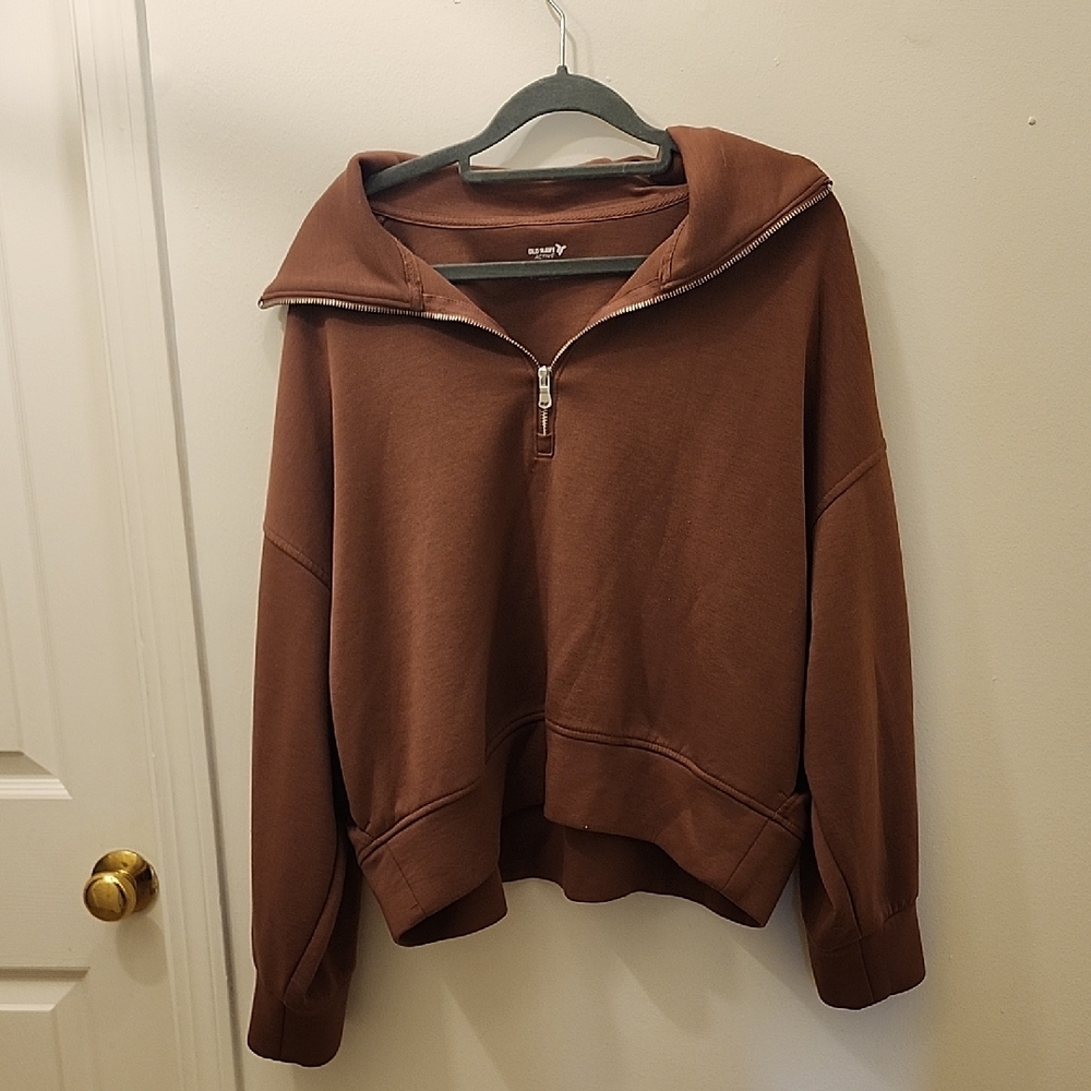 Old Navy Active Bounce Fleece Pullover in Rust Brown